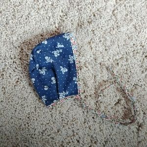 Sweet As April 3-6 mo bonnet EUC